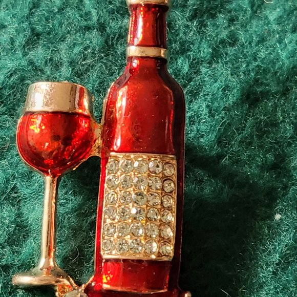 Drink Cocktail Wine Glass Bottle Red Gold Rhinestones Crystals Gems Broach Pin - Picture 2 of 4